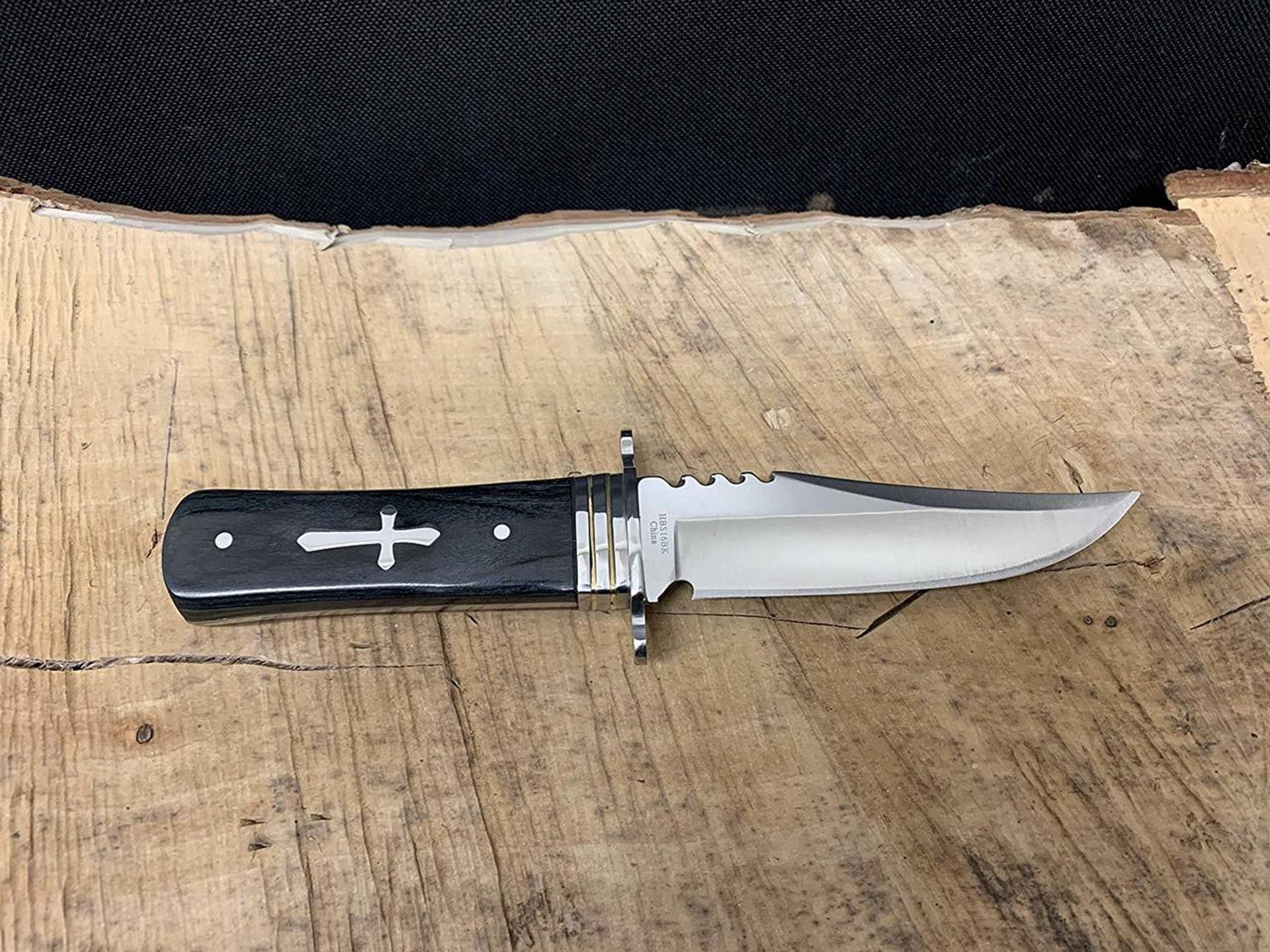 Buckshot Knives HBS16BK Hunting Fixed Blade Knife – Cross Wood Handle