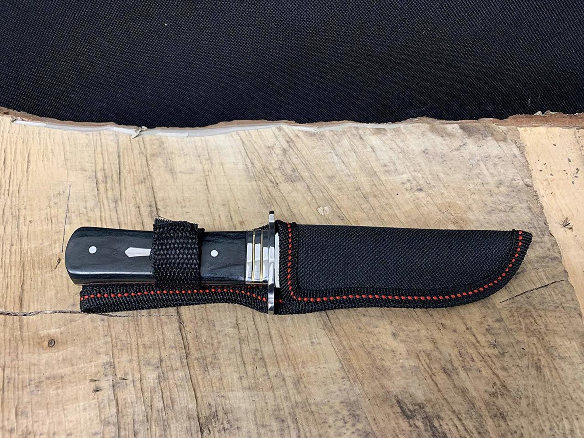 Buckshot Knives HBS16BK Hunting Fixed Blade Knife – Cross Wood Handle