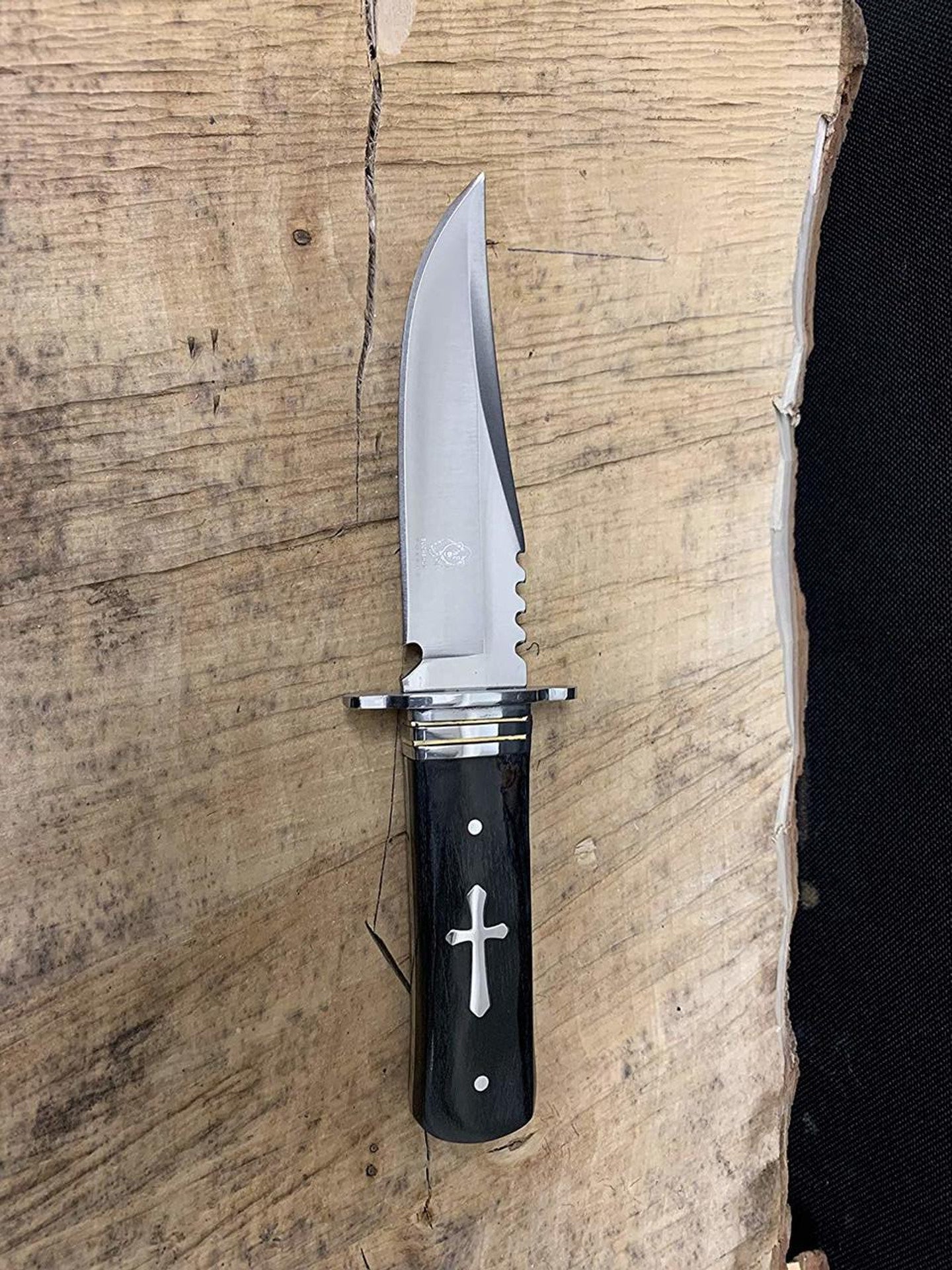 Buckshot Knives HBS16BK Hunting Fixed Blade Knife – Cross Wood Handle